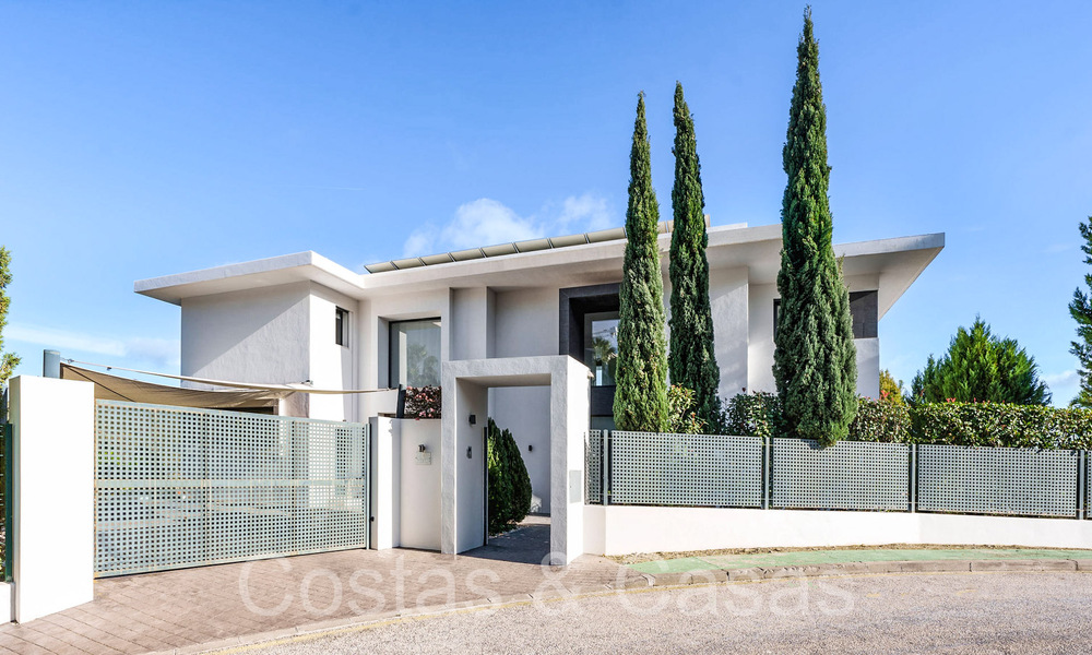 Modernistische luxevilla te koop in een gated urbanisatie in La Quinta, Marbella - Benahavis 65697