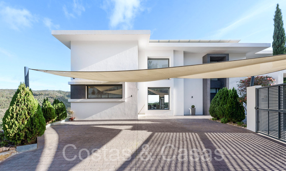 Modernistische luxevilla te koop in een gated urbanisatie in La Quinta, Marbella - Benahavis 65698