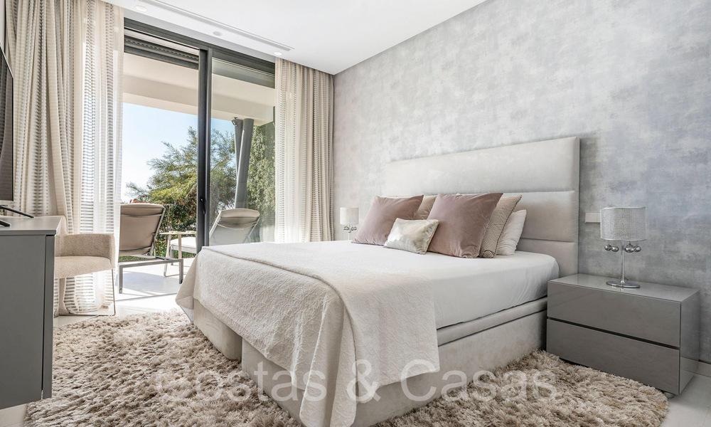 Modernistische luxevilla te koop in een gated urbanisatie in La Quinta, Marbella - Benahavis 65704