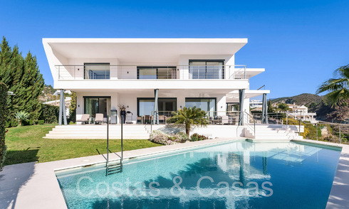 Modernistische luxevilla te koop in een gated urbanisatie in La Quinta, Marbella - Benahavis 65706