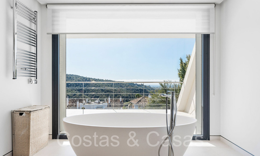 Modernistische luxevilla te koop in een gated urbanisatie in La Quinta, Marbella - Benahavis 65722