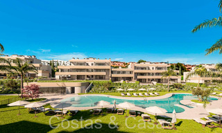 Nieuwbouwappartementen met avant-gardist ontwerp te koop, frontlijn golf in Casares, Costa del Sol 65352 