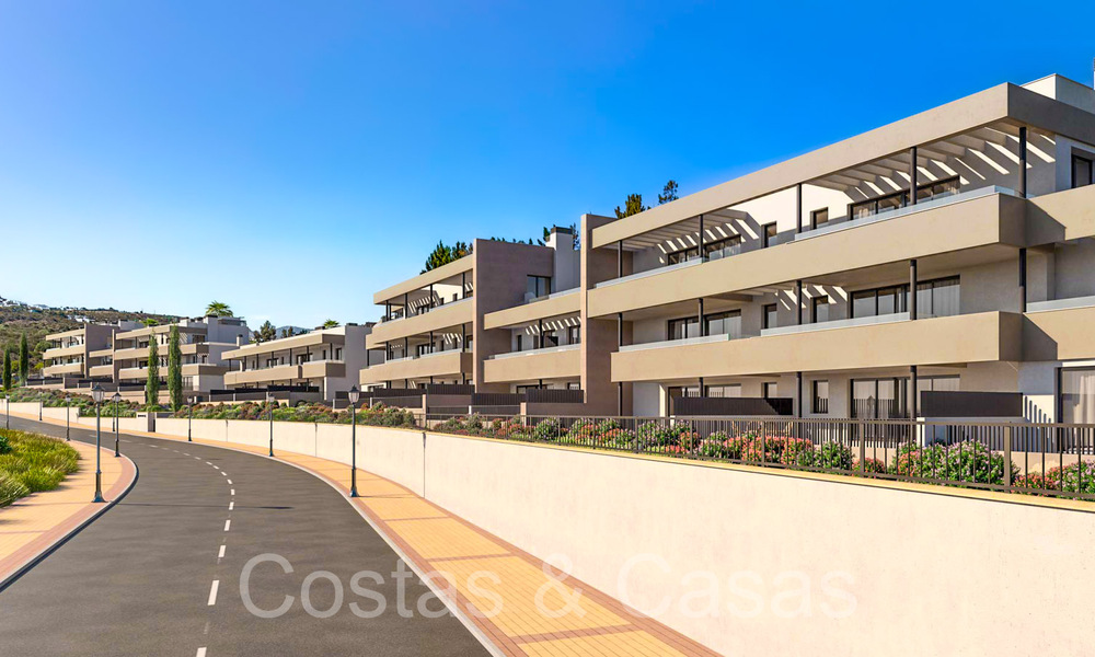 Nieuwbouwappartementen met avant-gardist ontwerp te koop, frontlijn golf in Casares, Costa del Sol 65358