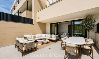 Nieuwbouwappartementen met avant-gardist ontwerp te koop, frontlijn golf in Casares, Costa del Sol 799022 
