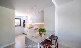 Nieuwbouwappartementen met avant-gardist ontwerp te koop, frontlijn golf in Casares, Costa del Sol 799024 