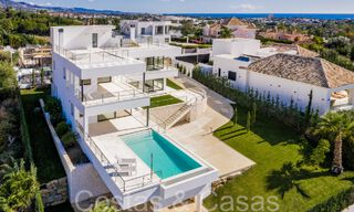 Nieuwe villa met moderne bouwstijl te koop in Nueva Andalucia’s golfvallei, Marbella 65933 