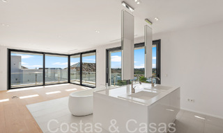Nieuwe villa met moderne bouwstijl te koop in Nueva Andalucia’s golfvallei, Marbella 65941 