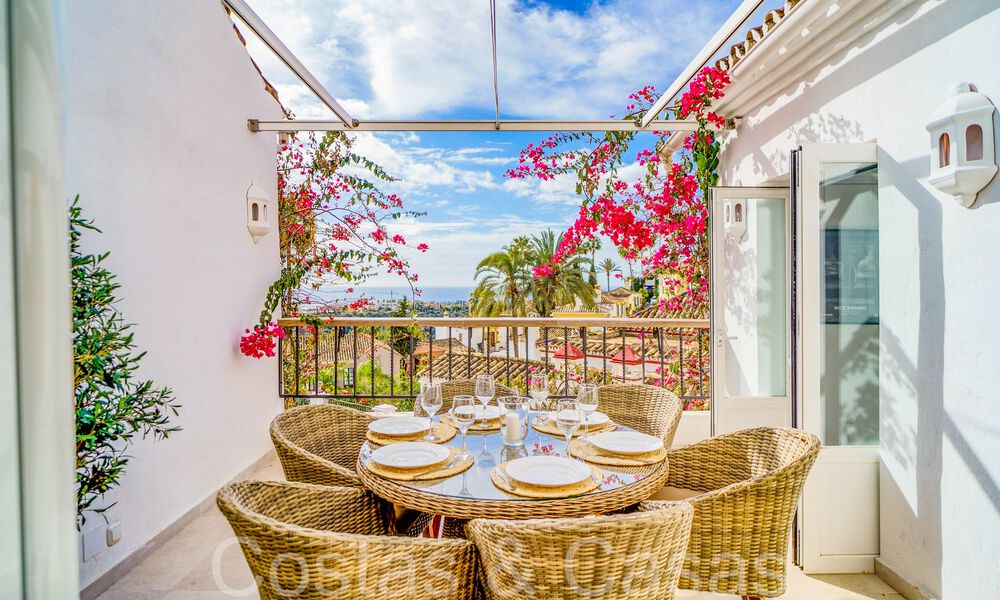 Pittoresk rijhuis met zeezicht en gastenstudio te koop in een gated community in de heuvels van Marbella - Benahavis 65967