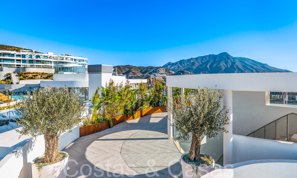 Exclusief innovatief penthouse met panoramisch uitzicht op zee, golf en bergen te koop in Benahavis - Marbella 65879