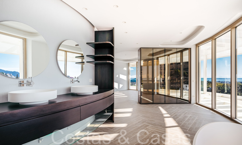Exclusief innovatief penthouse met panoramisch uitzicht op zee, golf en bergen te koop in Benahavis - Marbella 65884
