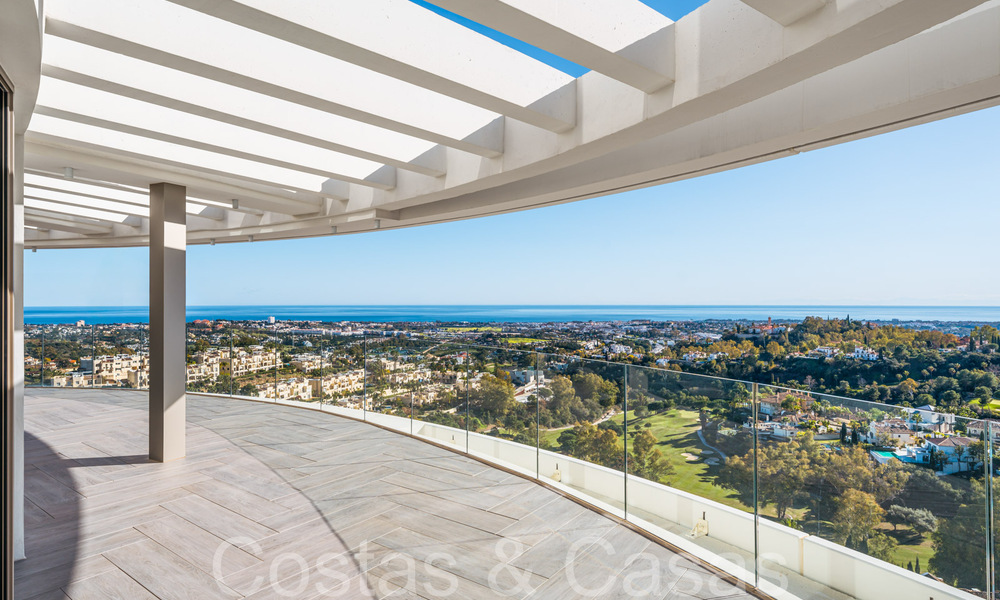 Exclusief innovatief penthouse met panoramisch uitzicht op zee, golf en bergen te koop in Benahavis - Marbella 65885