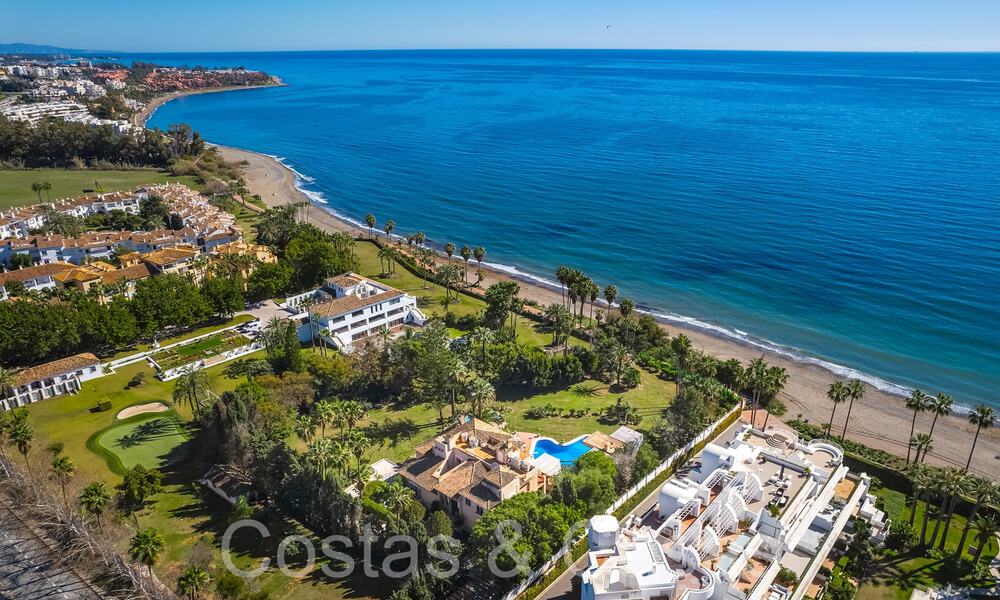 Andalusische villa direct aan het strand te koop, op de New Golden Mile tussen Marbella en Estepona 66286