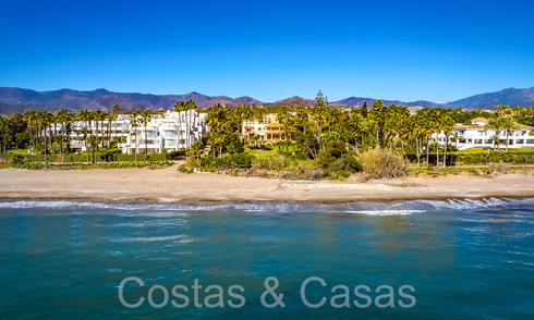 Andalusische villa direct aan het strand te koop, op de New Golden Mile tussen Marbella en Estepona 66294