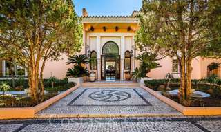 Andalusische villa direct aan het strand te koop, op de New Golden Mile tussen Marbella en Estepona 66310 