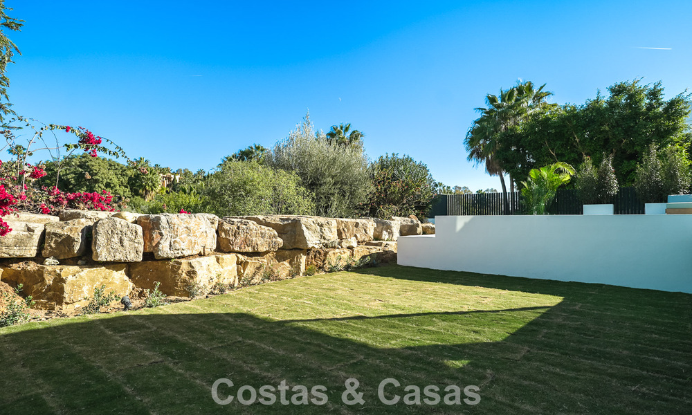 Instapklare, moderne luxevilla te koop grenzend aan de golfbaan op de New Golden Mile, Marbella - Estepona 66410