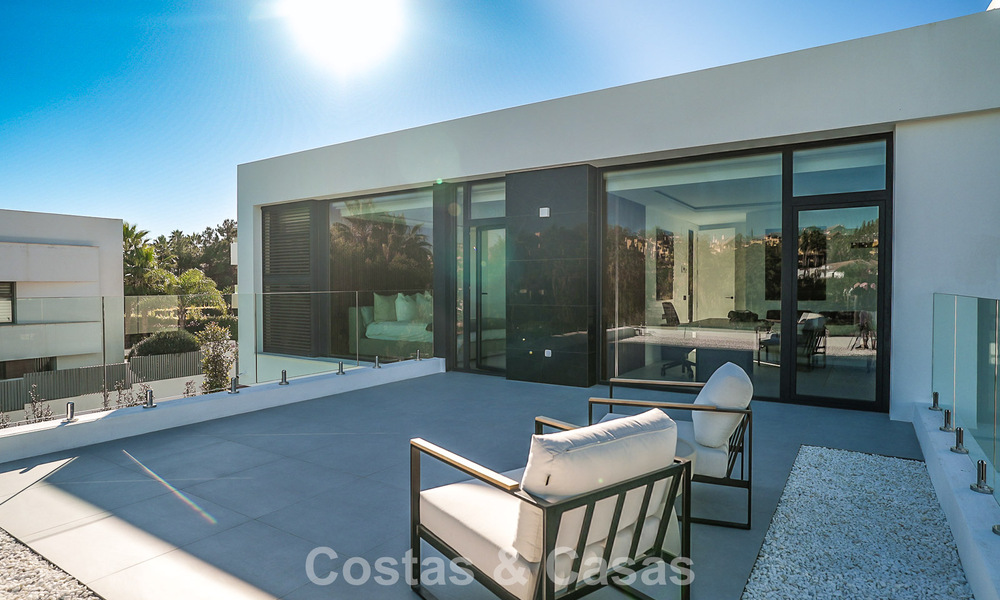 Instapklare, moderne luxevilla te koop grenzend aan de golfbaan op de New Golden Mile, Marbella - Estepona 66420