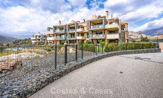 Instapklaar, luxe appartement te koop in een prestigieus golfresort in de heuvels van Marbella - Benahavis 66456 