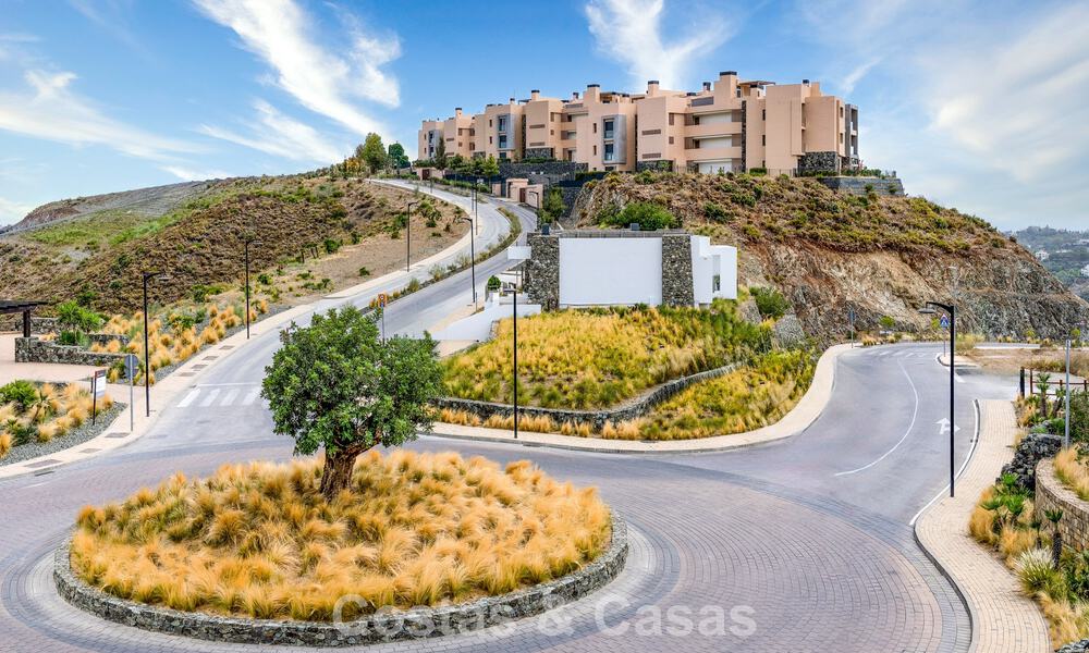 Instapklaar, luxe appartement te koop in een prestigieus golfresort in de heuvels van Marbella - Benahavis 66459