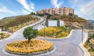 Instapklaar, luxe appartement te koop in een prestigieus golfresort in de heuvels van Marbella - Benahavis 66459 