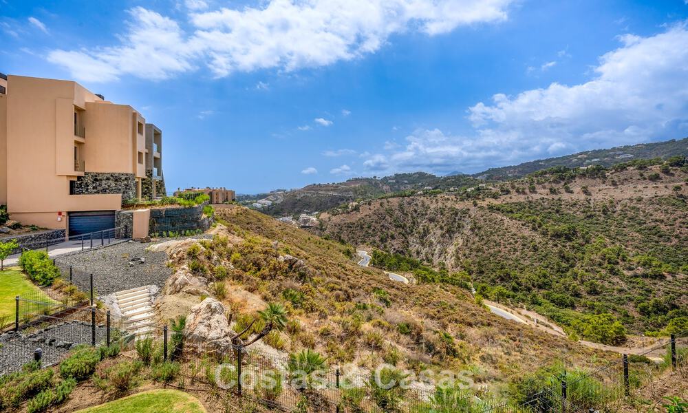 Instapklaar, luxe appartement te koop in een prestigieus golfresort in de heuvels van Marbella - Benahavis 66461
