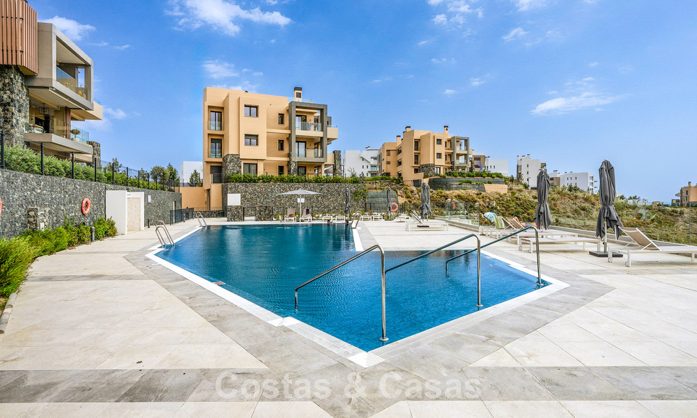 Instapklaar, luxe appartement te koop in een prestigieus golfresort in de heuvels van Marbella - Benahavis 66467