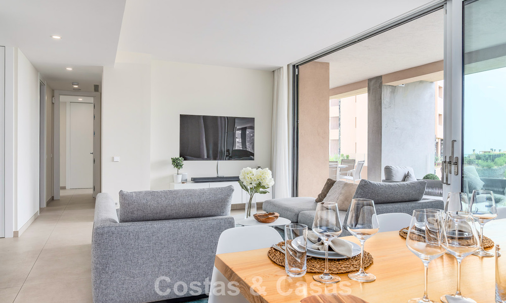Instapklaar, luxe appartement te koop in een prestigieus golfresort in de heuvels van Marbella - Benahavis 66469