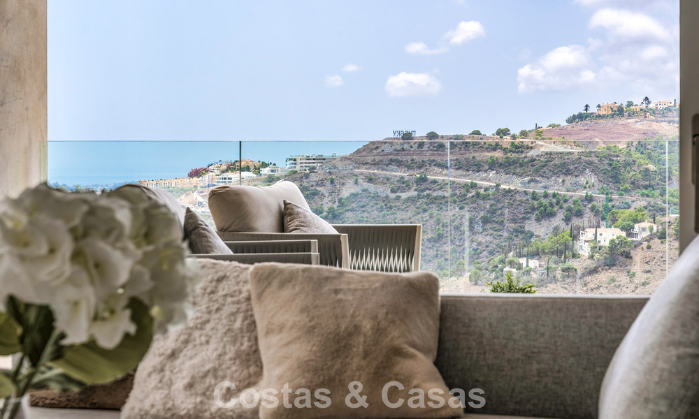 Instapklaar, luxe appartement te koop in een prestigieus golfresort in de heuvels van Marbella - Benahavis 66470