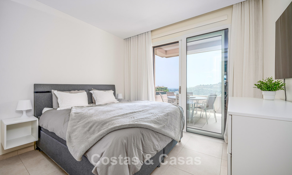 Instapklaar, luxe appartement te koop in een prestigieus golfresort in de heuvels van Marbella - Benahavis 66476