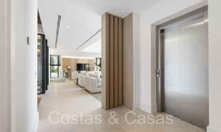 Nieuwe, architectonische villa te koop in een beveiligde urbanisatie in Marbella - Benahavis 66506 