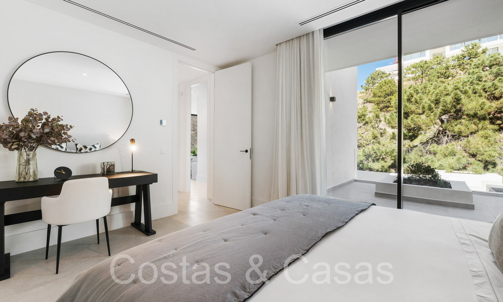 Nieuwe, architectonische villa te koop in een beveiligde urbanisatie in Marbella - Benahavis 66508