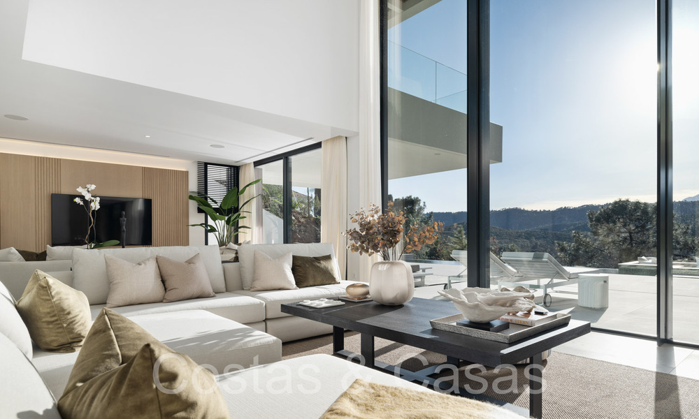 Nieuwe, architectonische villa te koop in een beveiligde urbanisatie in Marbella - Benahavis 66520