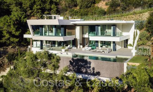 Nieuwe, architectonische villa te koop in een beveiligde urbanisatie in Marbella - Benahavis 66521