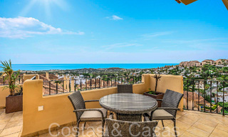 Prachtig dubbel penthouse met zeezicht te koop in een 5-sterren complex in Nueva Andalucia, Marbella 66649 