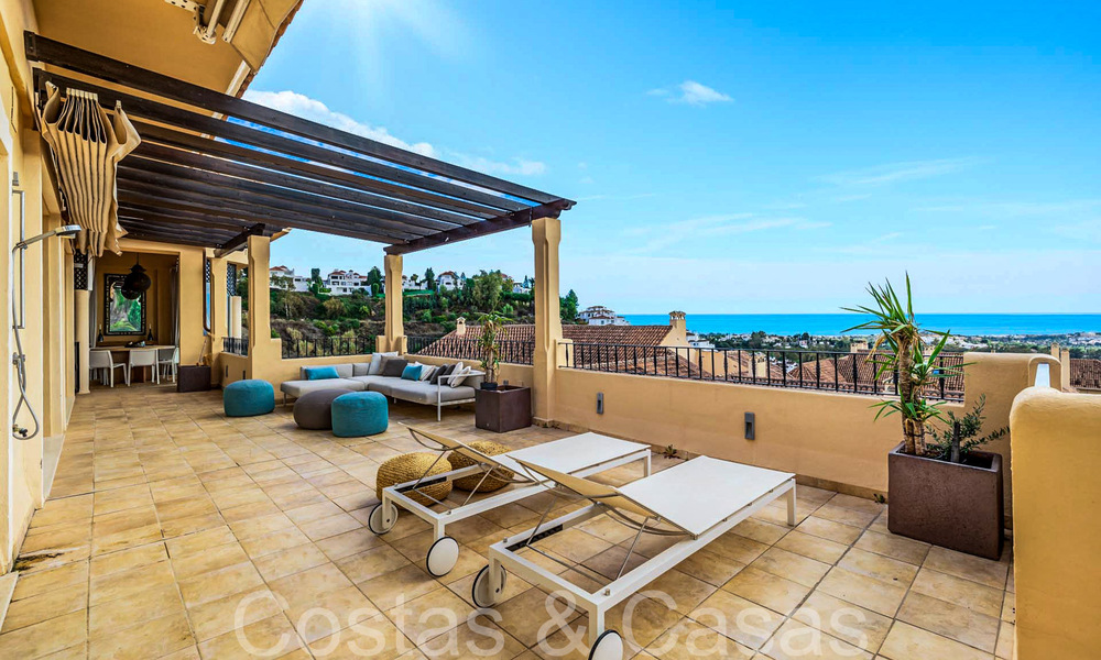 Prachtig dubbel penthouse met zeezicht te koop in een 5-sterren complex in Nueva Andalucia, Marbella 66650