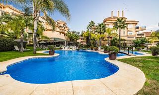 Prachtig dubbel penthouse met zeezicht te koop in een 5-sterren complex in Nueva Andalucia, Marbella 66654 