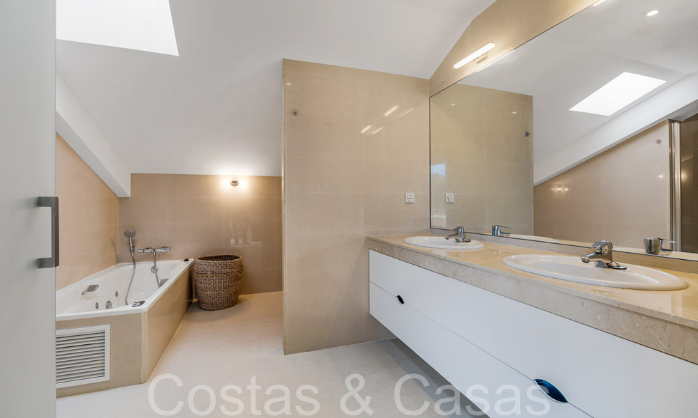 Prachtig dubbel penthouse met zeezicht te koop in een 5-sterren complex in Nueva Andalucia, Marbella 66666
