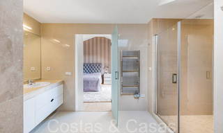 Prachtig dubbel penthouse met zeezicht te koop in een 5-sterren complex in Nueva Andalucia, Marbella 66667 