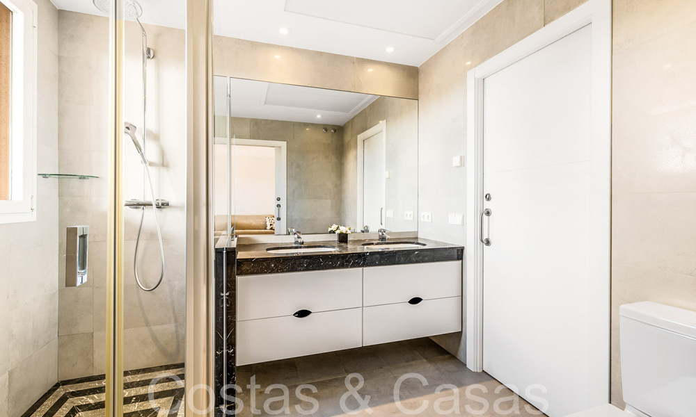 Prachtig dubbel penthouse met zeezicht te koop in een 5-sterren complex in Nueva Andalucia, Marbella 66674