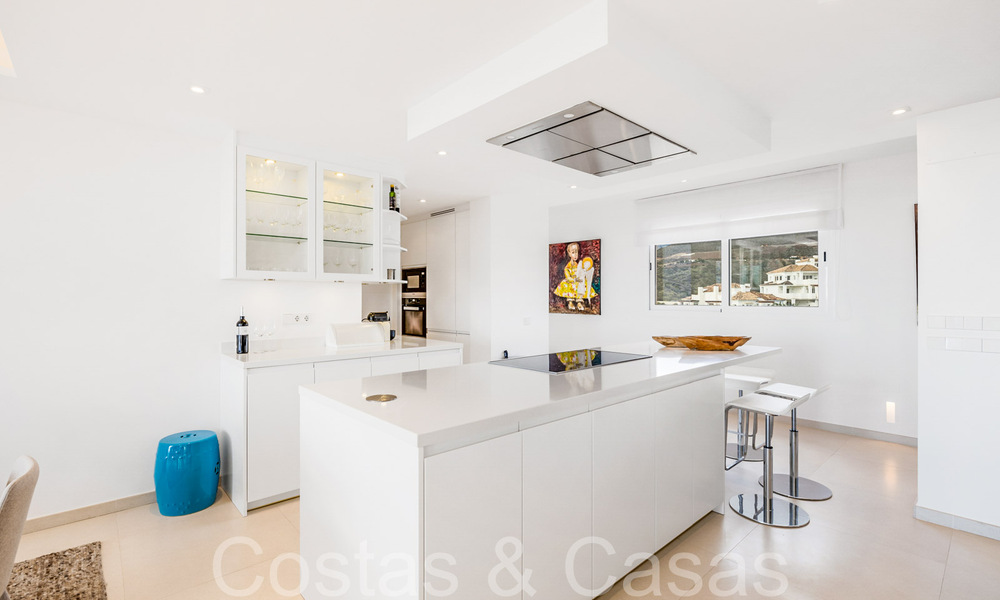 Prachtig dubbel penthouse met zeezicht te koop in een 5-sterren complex in Nueva Andalucia, Marbella 66683