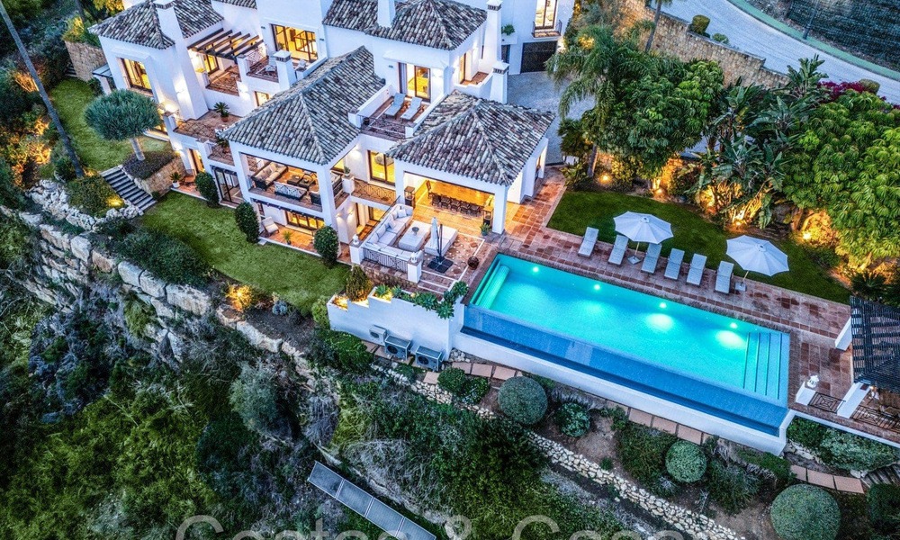 Mediterrane luxevilla te koop met golf- en zeezicht in een gated urbanisatie in La Quinta, Marbella - Benahavis 66701