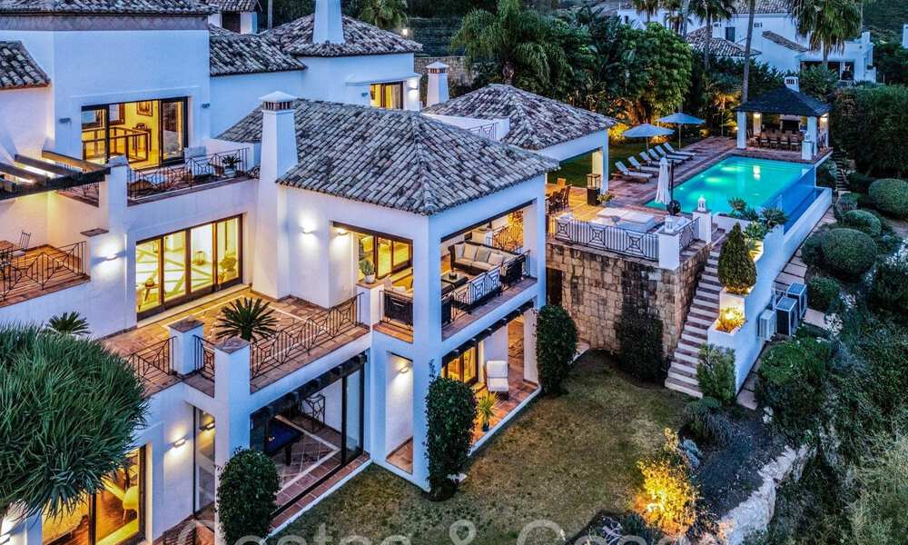 Mediterrane luxevilla te koop met golf- en zeezicht in een gated urbanisatie in La Quinta, Marbella - Benahavis 66702