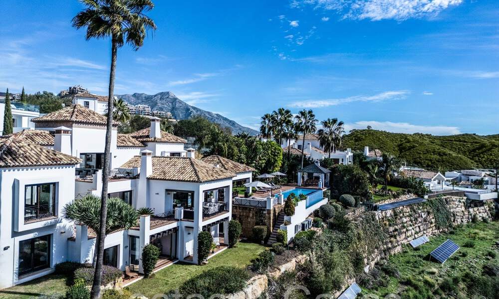 Mediterrane luxevilla te koop met golf- en zeezicht in een gated urbanisatie in La Quinta, Marbella - Benahavis 66730