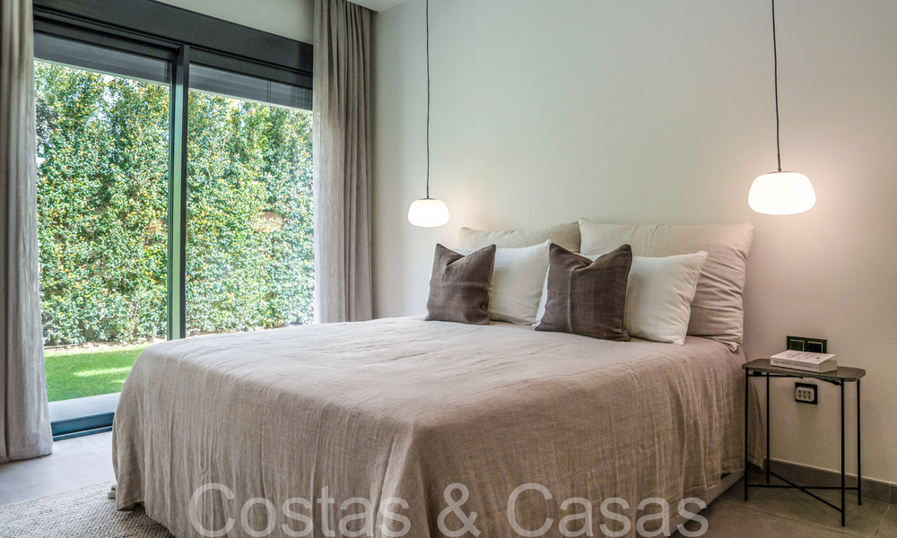 Stijlvolle, moderne gelijkvloerse luxevilla te koop in een golfomgeving nabij Estepona centrum 66771