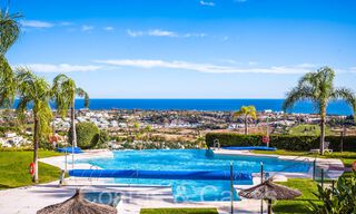Instapklaar, luxe penthouse met panoramische zichten op golf, zee en bergen te koop in Benahavis - Marbella 66930 