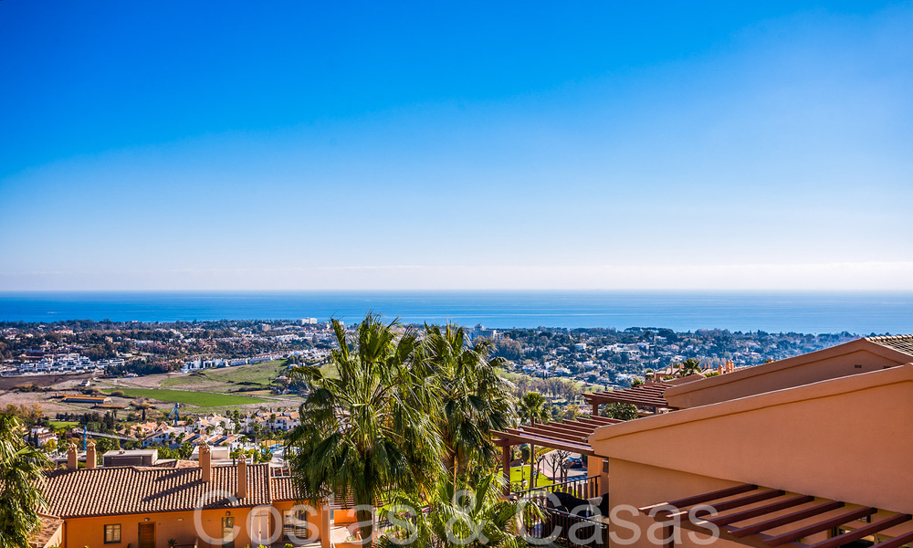 Instapklaar, luxe penthouse met panoramische zichten op golf, zee en bergen te koop in Benahavis - Marbella 66945