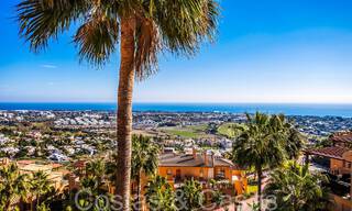 Instapklaar, luxe penthouse met panoramische zichten op golf, zee en bergen te koop in Benahavis - Marbella 66947 