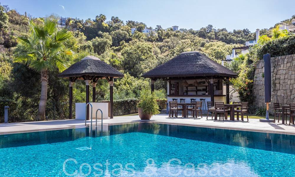 Modern duplex penthouse in Andalusische stijl omgeven door natuur in de heuvels van Marbella 66961