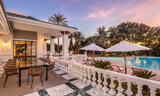 Paleiselijke villa met Moors-Andalusische bouwstijl te koop, omringd door golfbanen in Nueva Andalucia’s golfvallei, Marbella 67086 