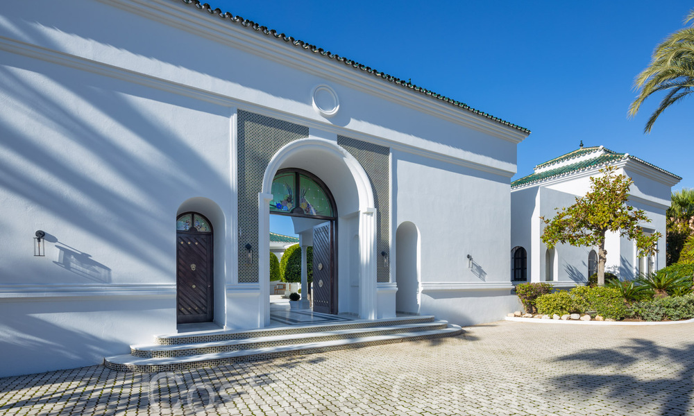 Paleiselijke villa met Moors-Andalusische bouwstijl te koop, omringd door golfbanen in Nueva Andalucia’s golfvallei, Marbella 67091