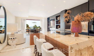 Hoogwaardig gerenoveerd luxe appartement te koop in een eerstelijnsstrand complex aan zee op de New Golden Mile, Marbella - Estepona 67246 